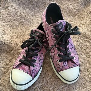Converse Shiny Pink Flying Hearts Low Tops - Sz 5(Junior)